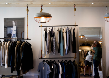 Comfort & Fashion Combined: The Best Women’s Clothes for Busy Days