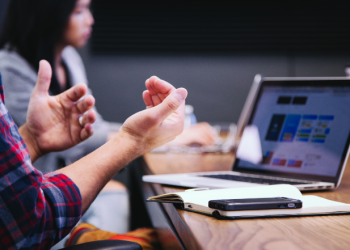 Maximizing Productivity: How Automated Meeting Notes Can Save You Time