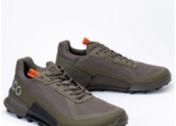 SneakerPeeker Website Review: Uncover the Ultimate Sneaker Shopping Experience